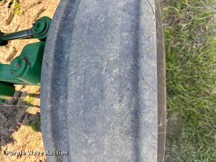 image for item DZ4476 2001 John Deere 7410 tractor