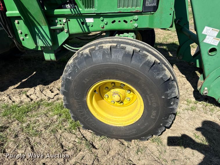 image for item DZ4476 2001 John Deere 7410 tractor
