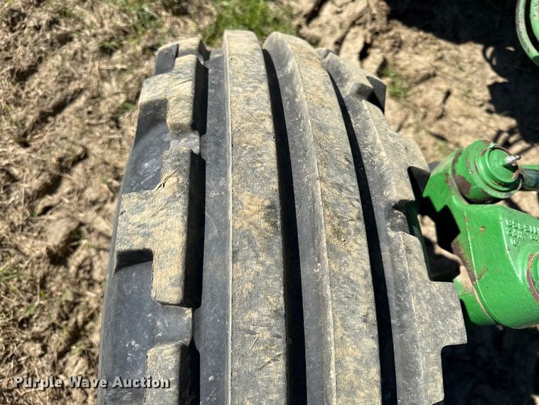 image for item DZ4476 2001 John Deere 7410 tractor
