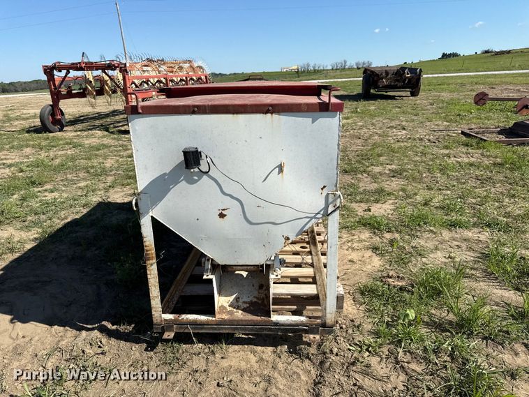 image for item DZ4478 (3) range feeders