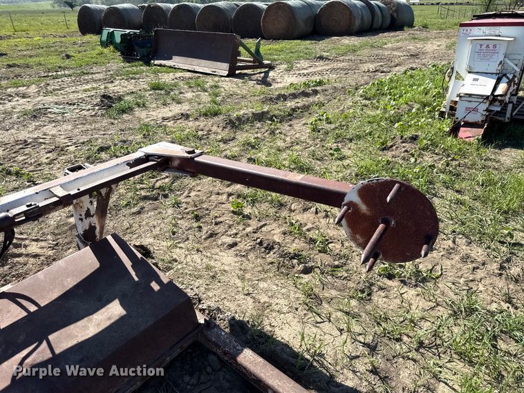 image for item DZ4479 Bale mover