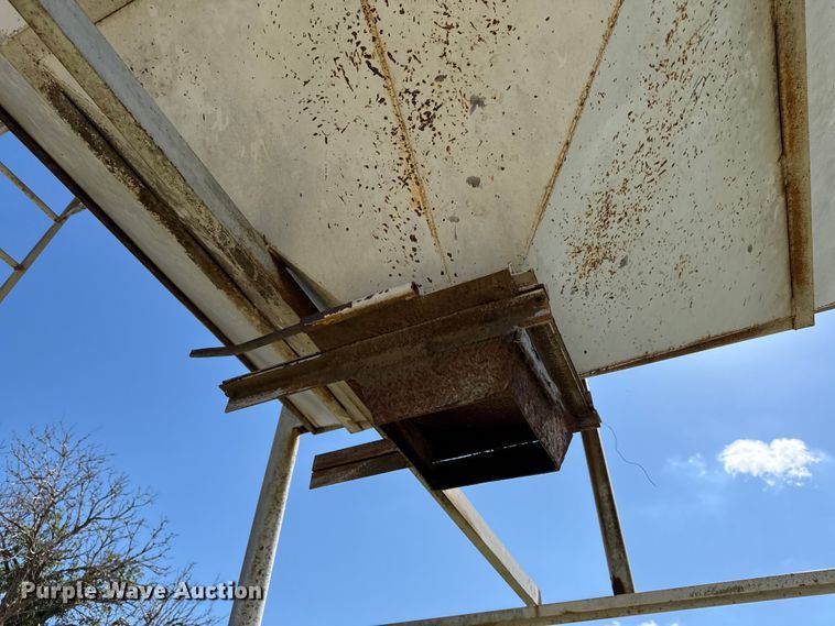 image for item DZ4480 Grain bin