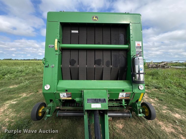 image for item EA7286 2010 John Deere 568 Mega Wide Plus round baler