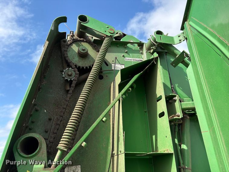 image for item EA7286 2010 John Deere 568 Mega Wide Plus round baler
