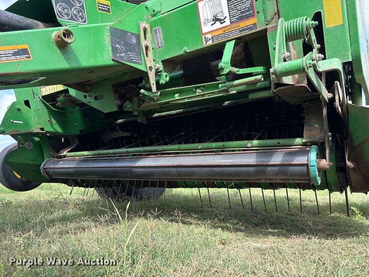 image for item EA7286 2010 John Deere 568 Mega Wide Plus round baler
