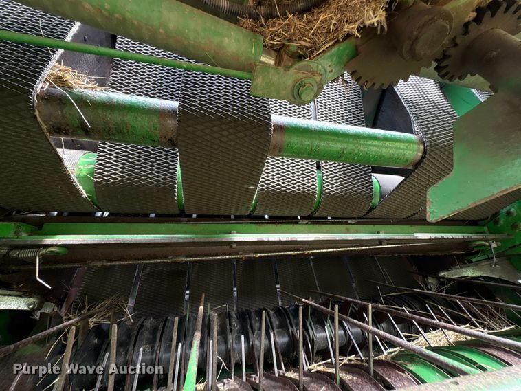 image for item EA7286 2010 John Deere 568 Mega Wide Plus round baler