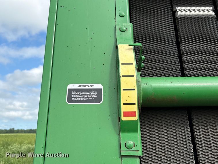 image for item EA7286 2010 John Deere 568 Mega Wide Plus round baler