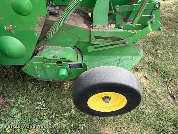 image for item EA7286 2010 John Deere 568 Mega Wide Plus round baler
