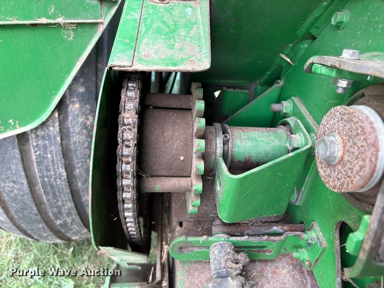 image for item EA7286 2010 John Deere 568 Mega Wide Plus round baler