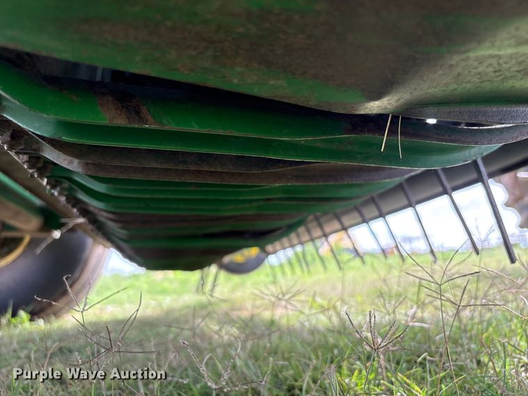 image for item EA7286 2010 John Deere 568 Mega Wide Plus round baler