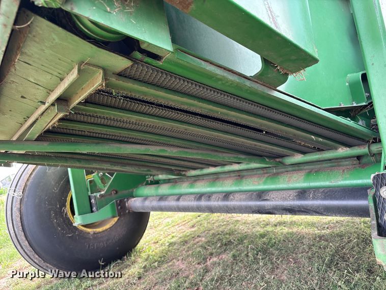 image for item EA7286 2010 John Deere 568 Mega Wide Plus round baler
