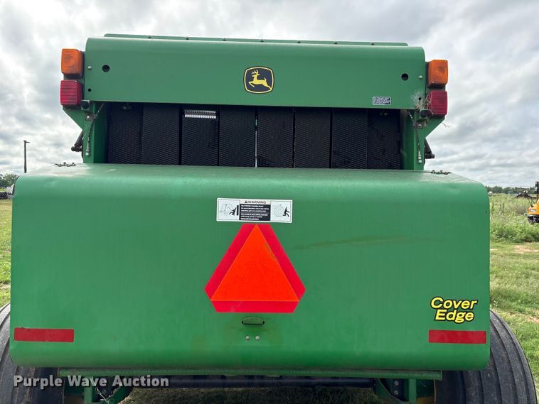image for item EA7286 2010 John Deere 568 Mega Wide Plus round baler