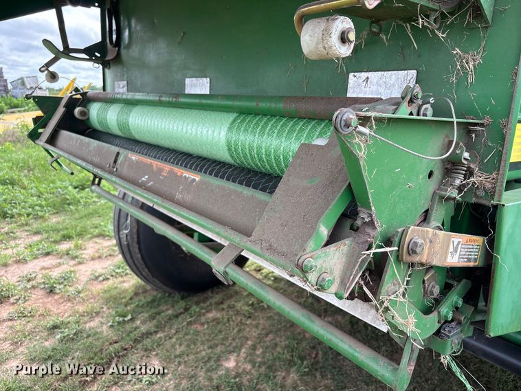 image for item EA7286 2010 John Deere 568 Mega Wide Plus round baler