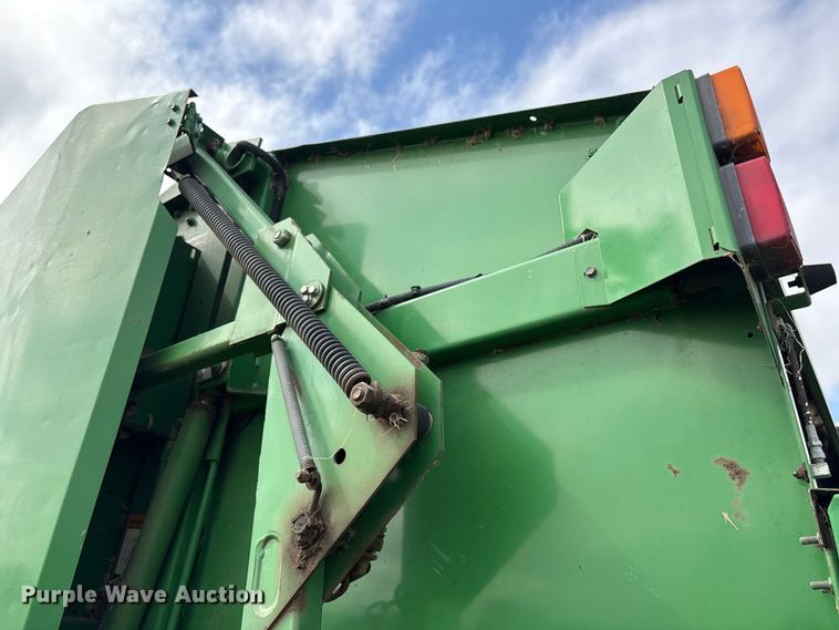 image for item EA7286 2010 John Deere 568 Mega Wide Plus round baler