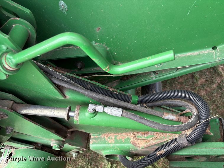 image for item EA7286 2010 John Deere 568 Mega Wide Plus round baler