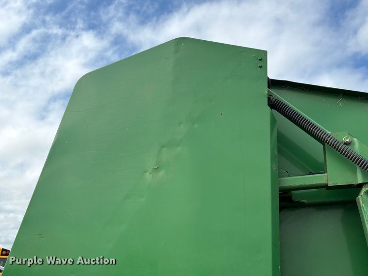 image for item EA7286 2010 John Deere 568 Mega Wide Plus round baler