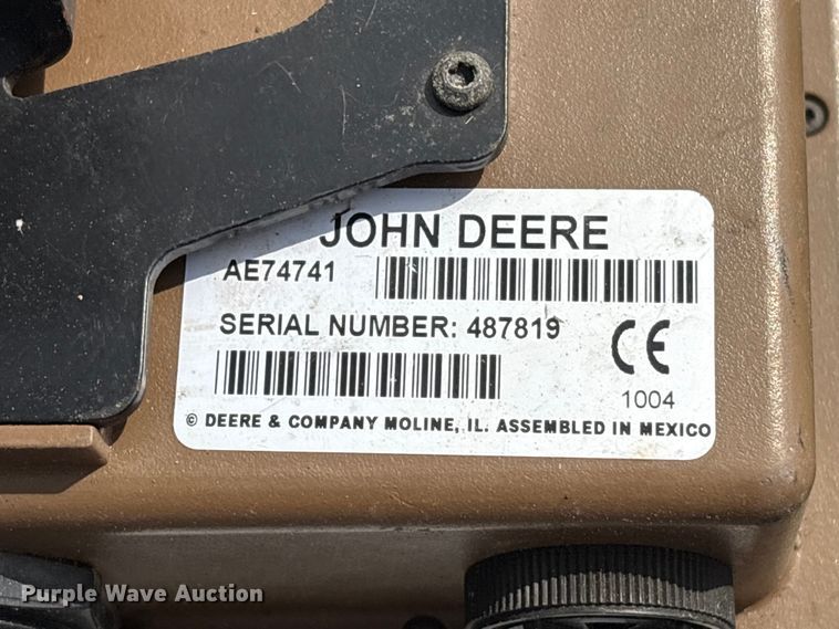 image for item EA7286 2010 John Deere 568 Mega Wide Plus round baler