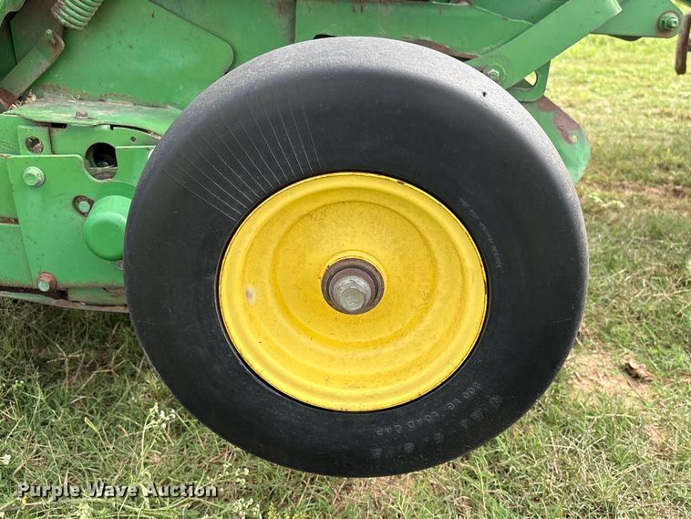 image for item EA7286 2010 John Deere 568 Mega Wide Plus round baler