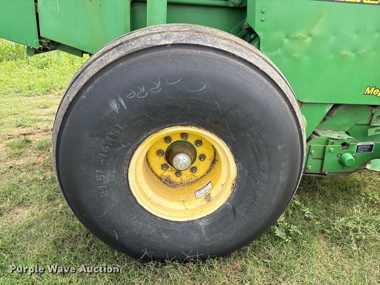 image for item EA7286 2010 John Deere 568 Mega Wide Plus round baler