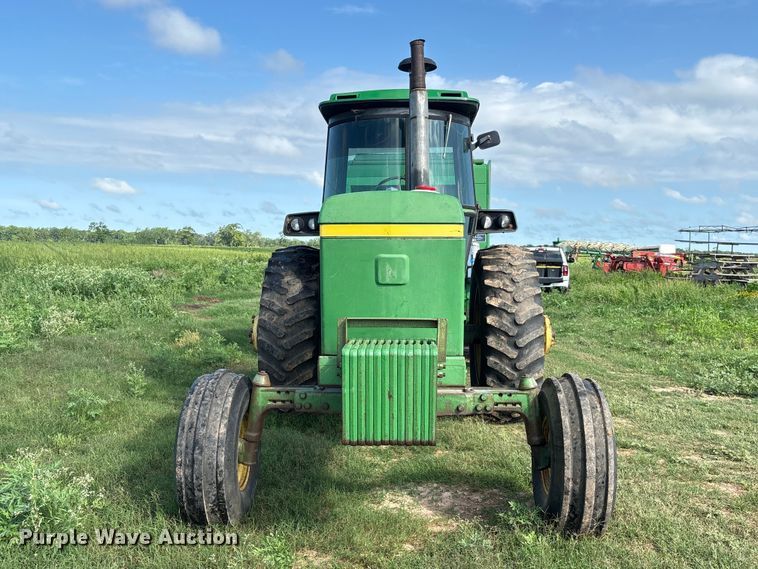 image for item EA7287 1978 John Deere 4640 tractor