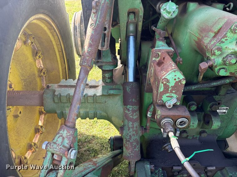 image for item EA7287 1978 John Deere 4640 tractor