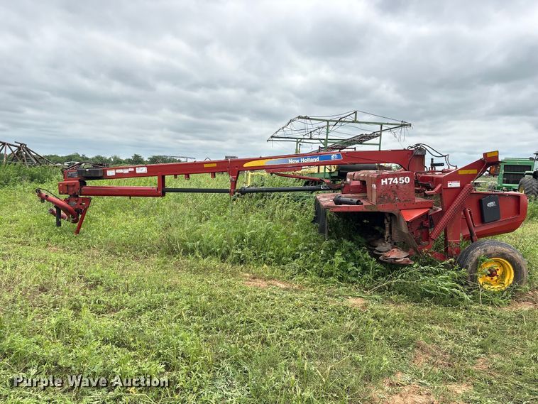 image for item EA7292 New Holland H7450 swather / windrower