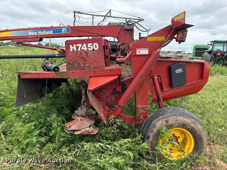 image for item EA7292 New Holland H7450 swather / windrower