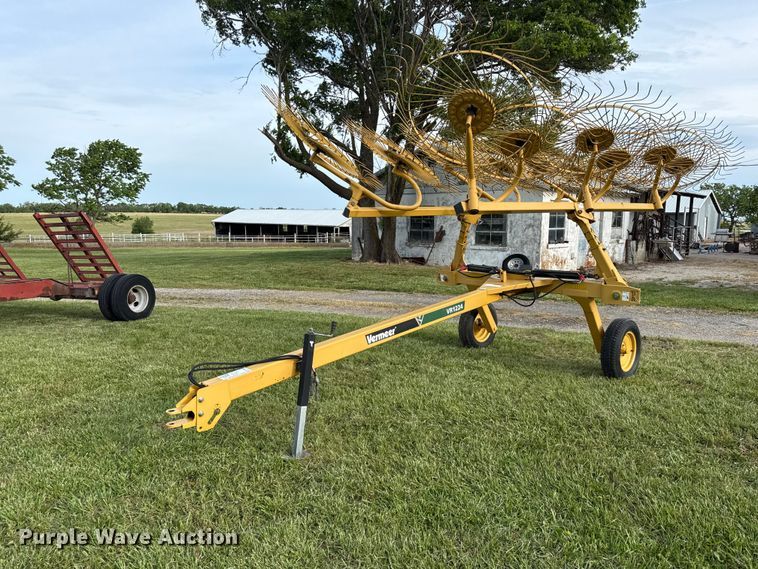 image for item EC4583 2011 Vermeer VR1224 hay rake