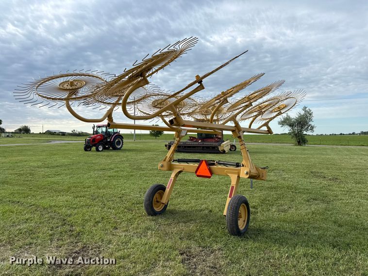 image for item EC4583 2011 Vermeer VR1224 hay rake