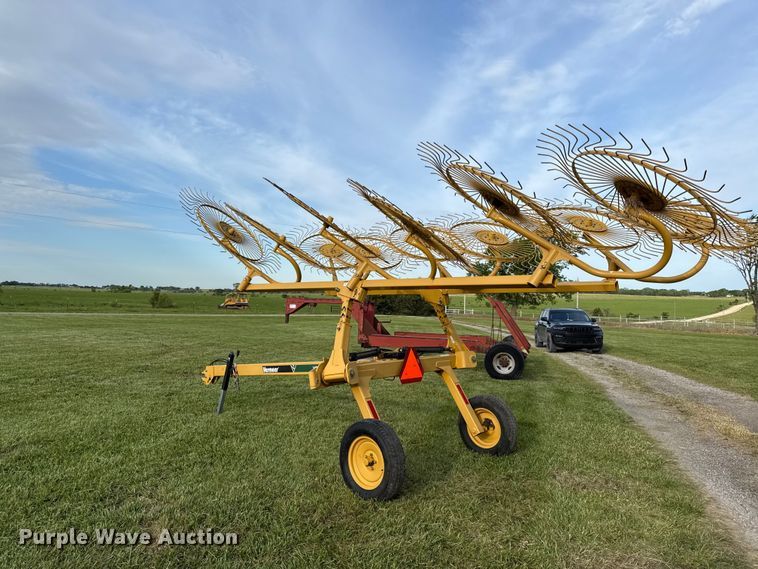 image for item EC4583 2011 Vermeer VR1224 hay rake
