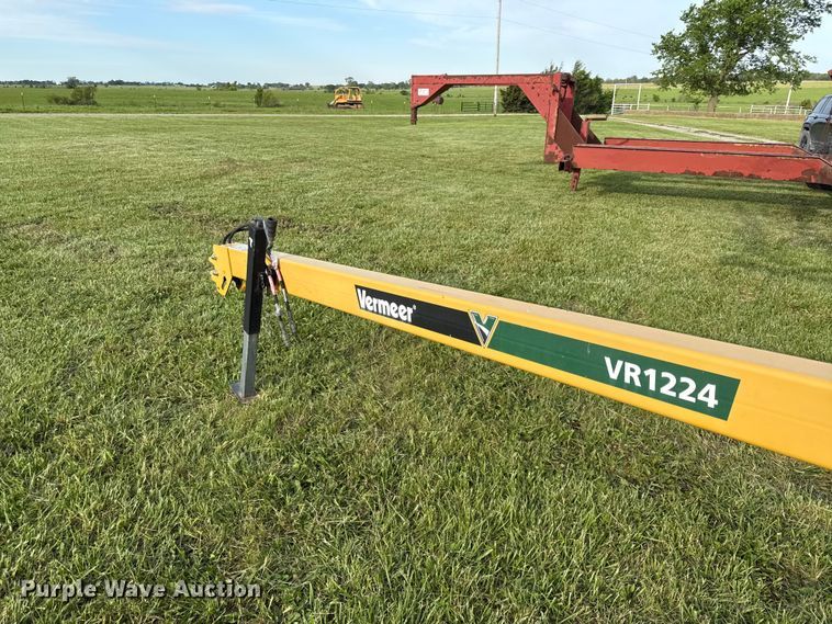 image for item EC4583 2011 Vermeer VR1224 hay rake