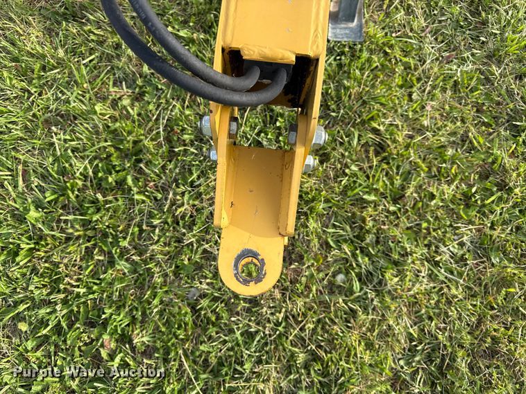 image for item EC4583 2011 Vermeer VR1224 hay rake