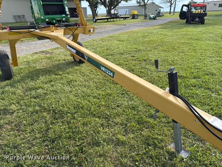 image for item EC4583 2011 Vermeer VR1224 hay rake