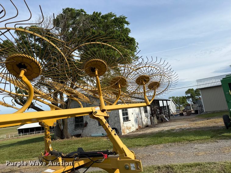 image for item EC4583 2011 Vermeer VR1224 hay rake