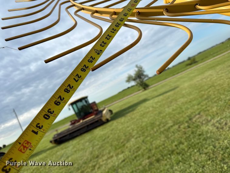 image for item EC4583 2011 Vermeer VR1224 hay rake
