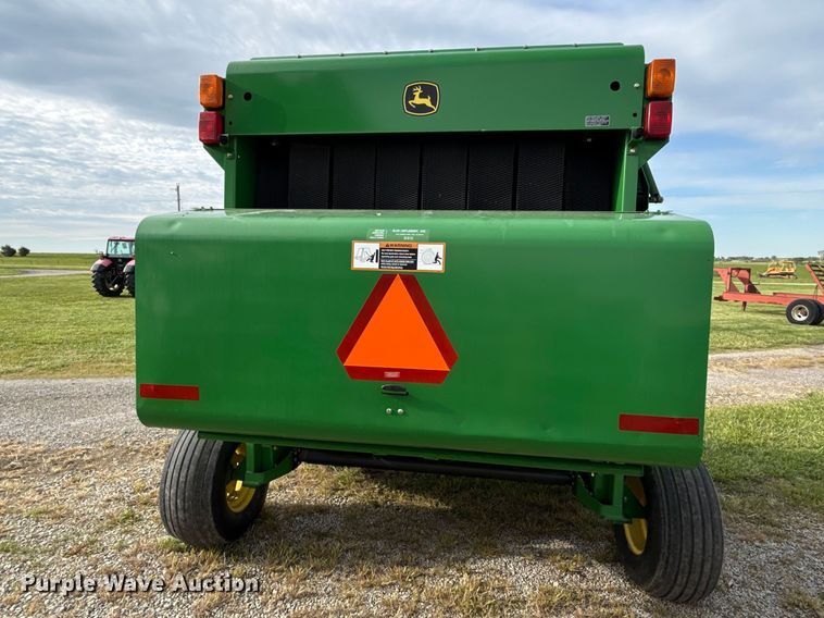 image for item EC4584 John Deere 567 round baler