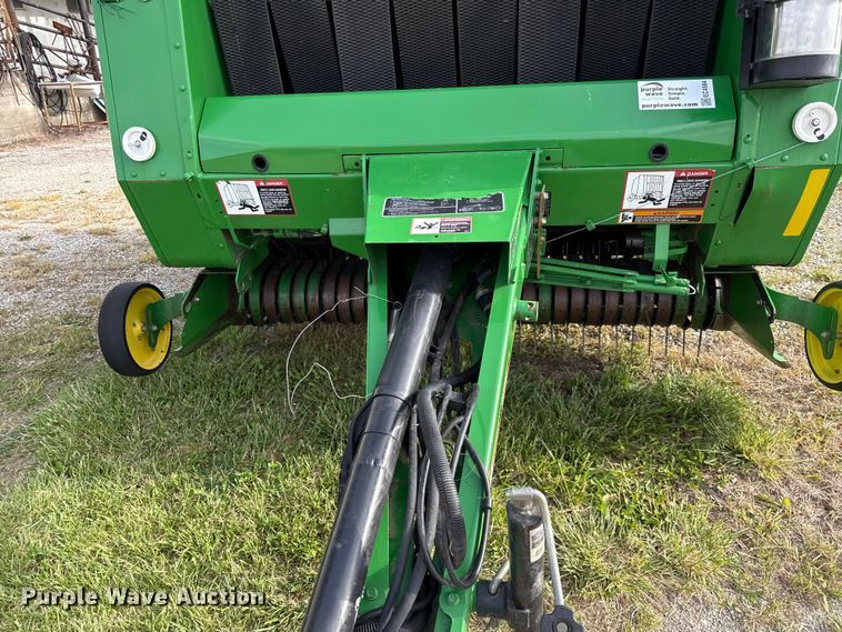 image for item EC4584 John Deere 567 round baler
