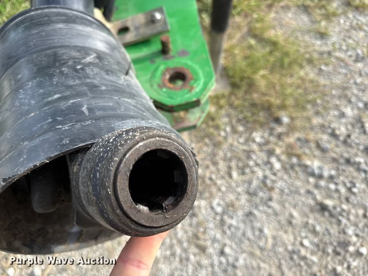 image for item EC4584 John Deere 567 round baler