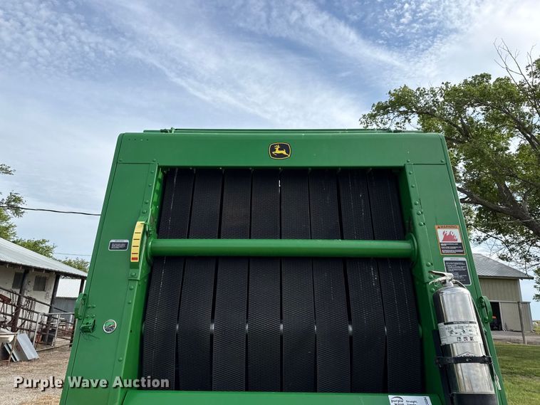 image for item EC4584 John Deere 567 round baler