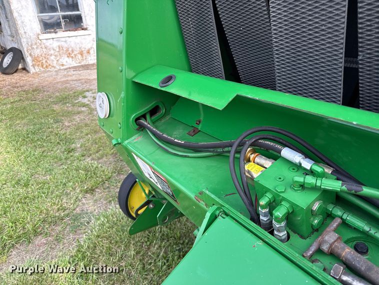 image for item EC4584 John Deere 567 round baler