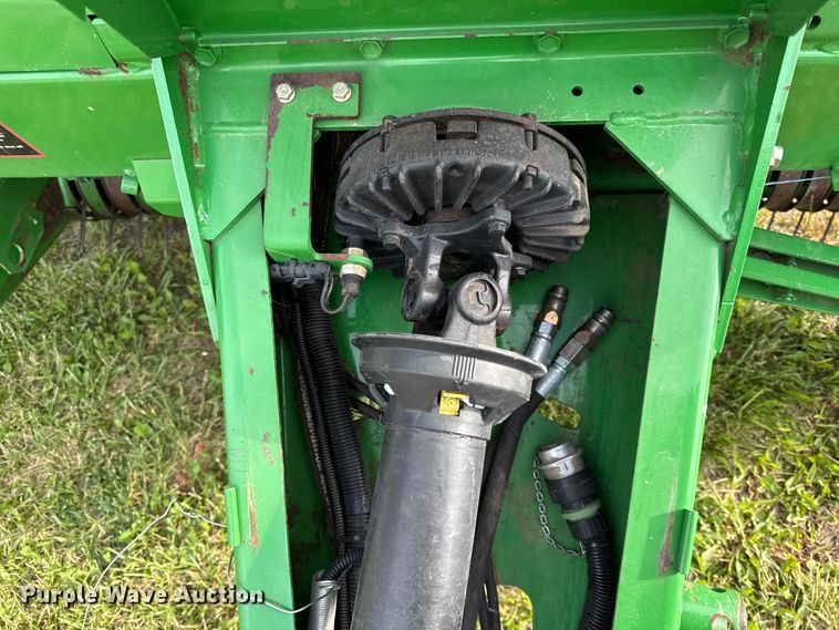 image for item EC4584 John Deere 567 round baler