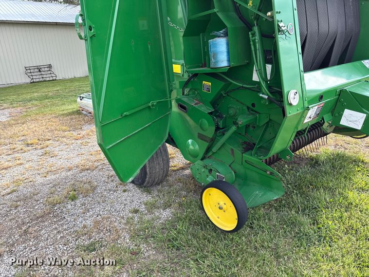image for item EC4584 John Deere 567 round baler