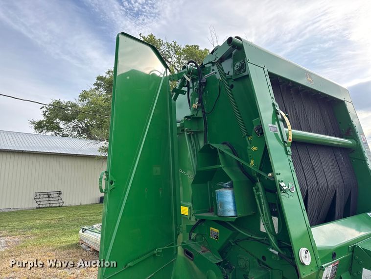 image for item EC4584 John Deere 567 round baler