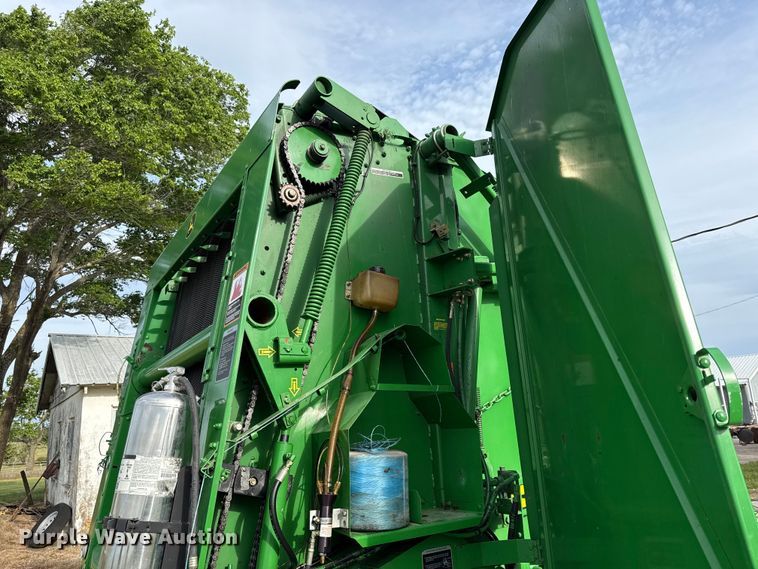 image for item EC4584 John Deere 567 round baler