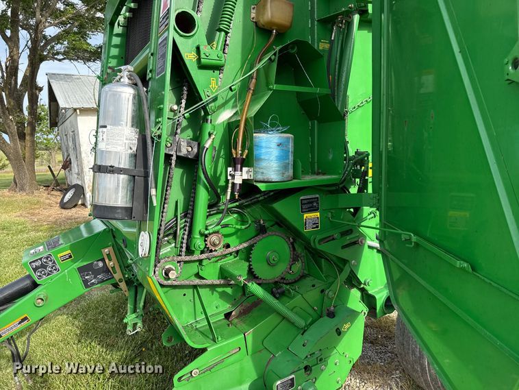 image for item EC4584 John Deere 567 round baler