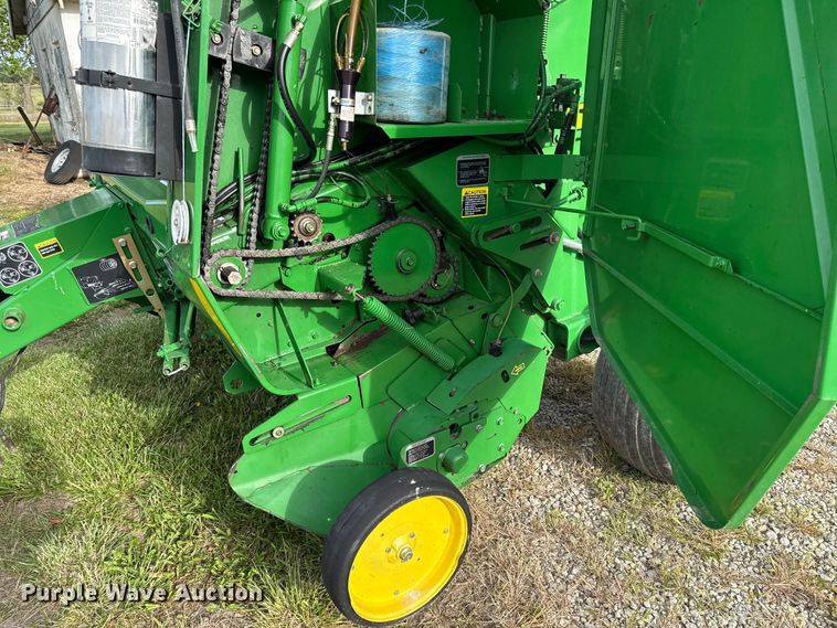 image for item EC4584 John Deere 567 round baler