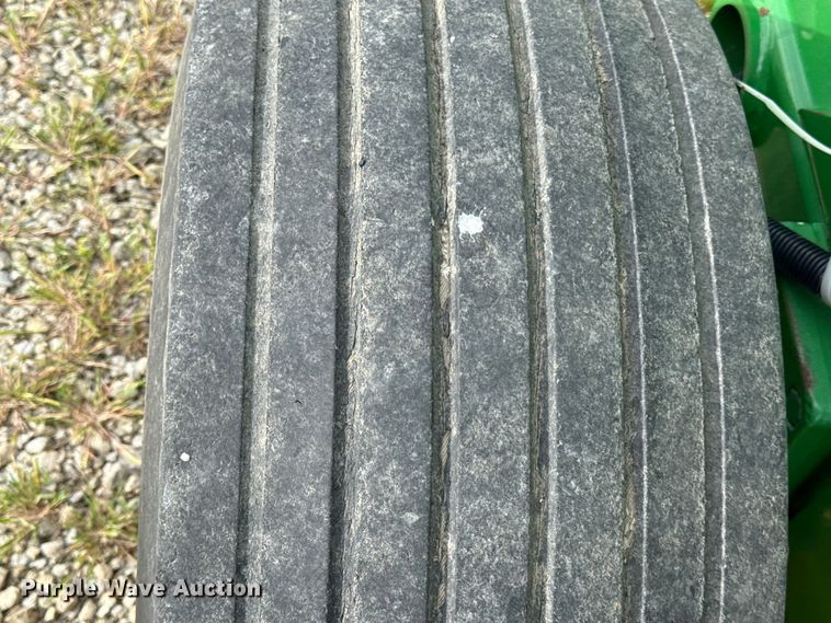 image for item EC4584 John Deere 567 round baler