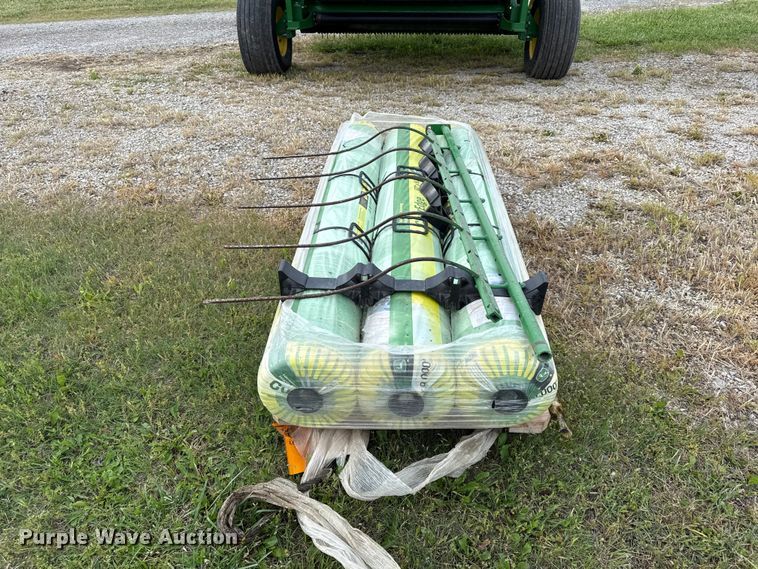 image for item EC4584 John Deere 567 round baler