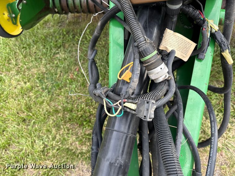 image for item EC4584 John Deere 567 round baler