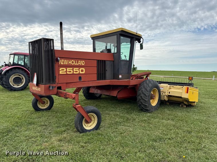 image for item EC4585 1997 New Holland 2550 swather / windrower